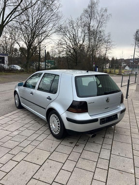Gebraucht VW Golf IV Edition 116 PS (85 kW) 2001 Grau Limousine