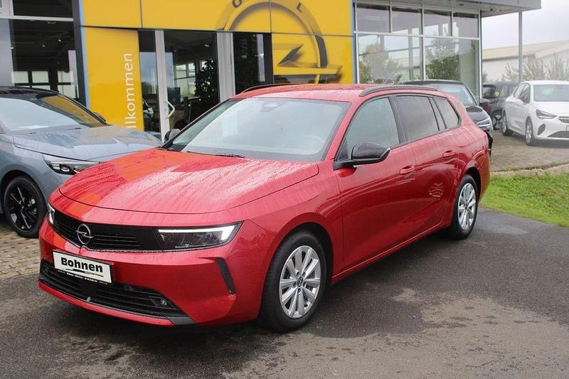 Rot Gebraucht 2024 Opel Astra Enjoy Kombi | 20.999 € (Guter Preis) - Bild 1/4