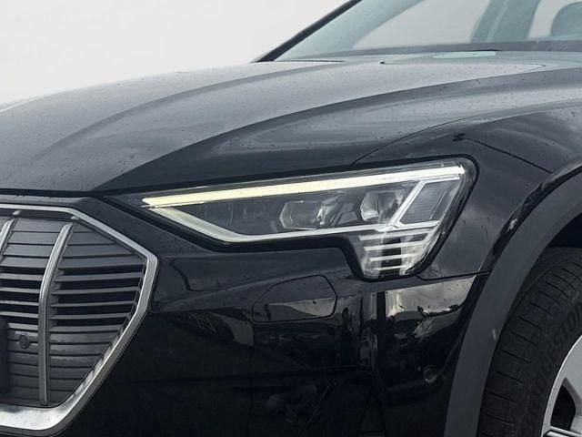 Gebraucht Audi e-tron Basis 230 kW (313 PS) 2021 Schwarz SUV