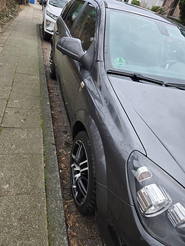 Gebraucht Opel Astra 110 PS (80 kW) 2010 Grau Kombi