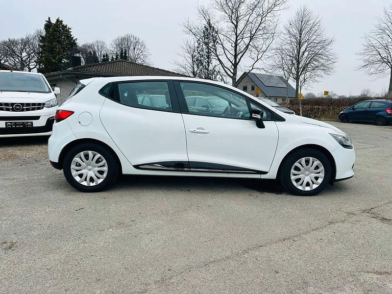 Gebraucht Renault Clio IV Expression 75 PS (55 kW) 2014 Weiß Limousine