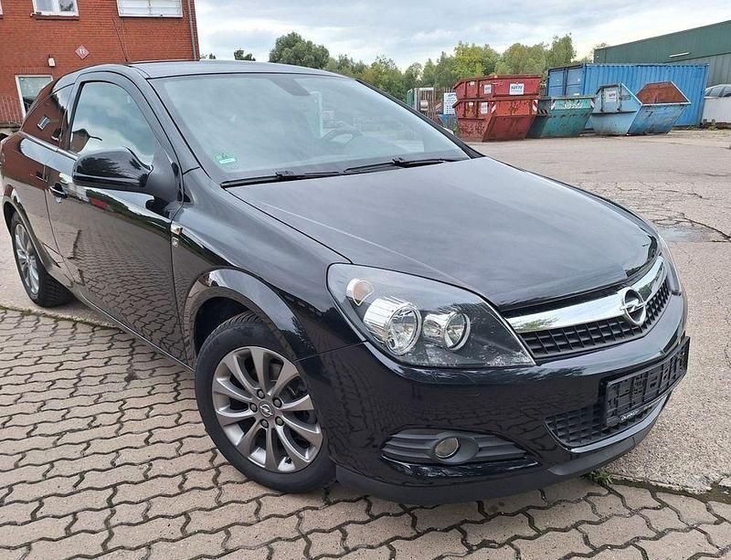 Schwarz Gebraucht 2010 Opel Astra GTC Edition Limousine | 3.900 € (Guter Preis) - Bild 1/4