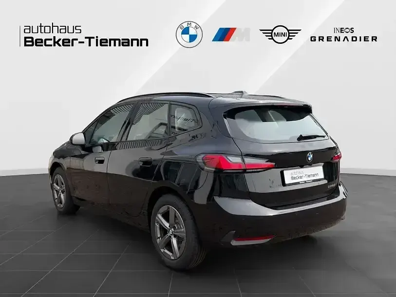 Gebraucht BMW 220 Active Tourer Efficient Dynamics 170 PS (125 kW) 2025 Schwarz Van / Kleinbus