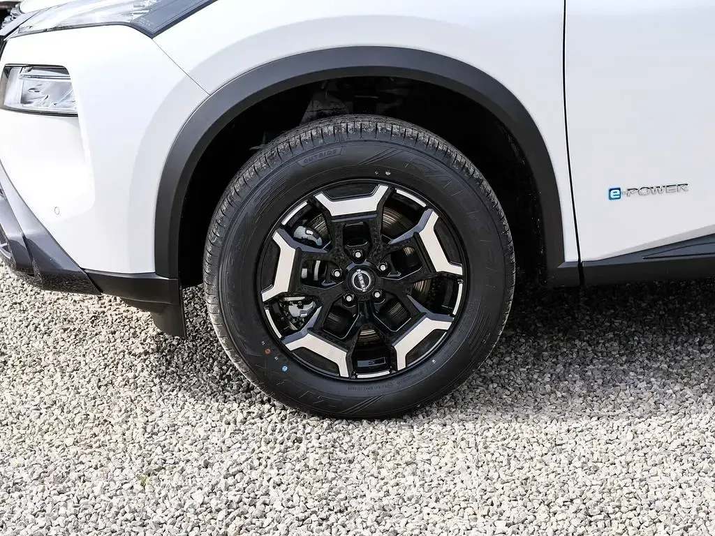 Neu Nissan X-Trail 360º 204 PS (150 kW) 2026 P) (weiss SUV