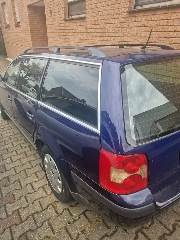 Gebraucht VW Passat Comfortline 131 PS (96 kW) 2003 Blau Kombi