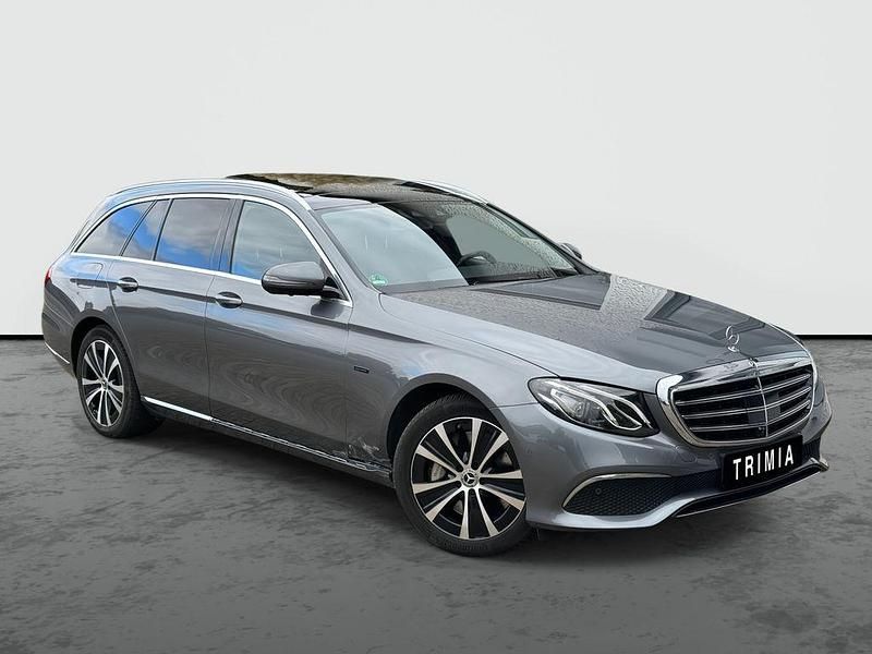 Grau Gebraucht 2019 Mercedes E300 Limousine | 22.750 € (Guter Preis) - Bild 1/4