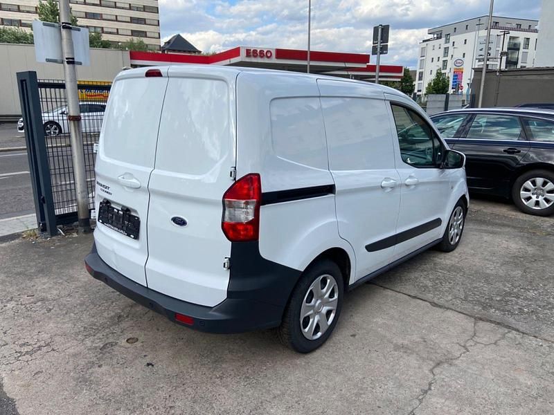 Gebraucht Ford Transit Trend 95 PS (69 kW) 2018 Weiß Van / Kleinbus