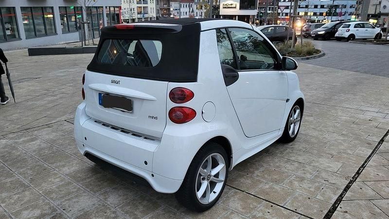 Gebraucht Smart ForTwo Cabrio 71 PS (52 kW) 2013 Weiß Cabrio