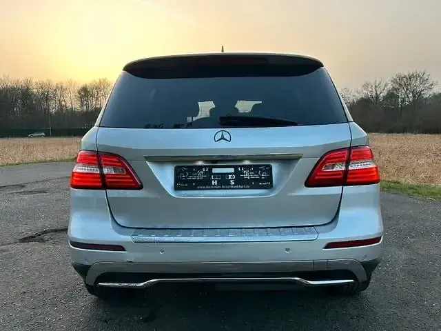 Gebraucht Mercedes ML350 258 PS (189 kW) 2012 Silber SUV