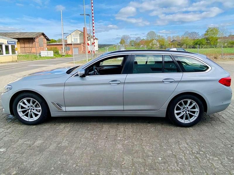 Gebraucht BMW 530 265 PS (194 kW) 2017 Glaciersilber metallic Kombi