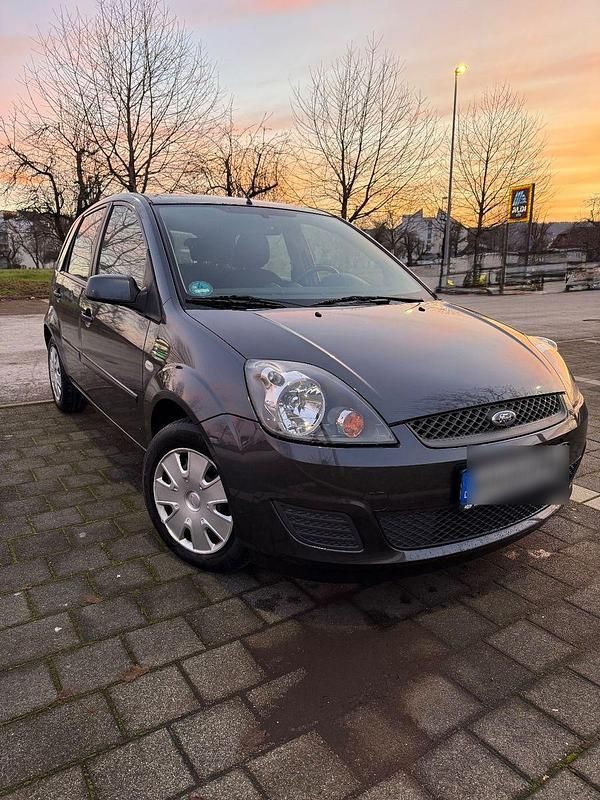 Blau Gebraucht 2007 Ford Fiesta Kleinwagen | 2.100 € (Fairer Preis) - Bild 1/4