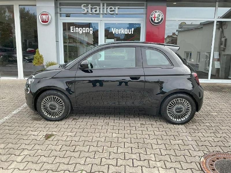 Onyx schwarz Gebraucht 2022 Fiat 500e Icon Limousine | 18.490 € (Guter Preis) - Bild 1/4