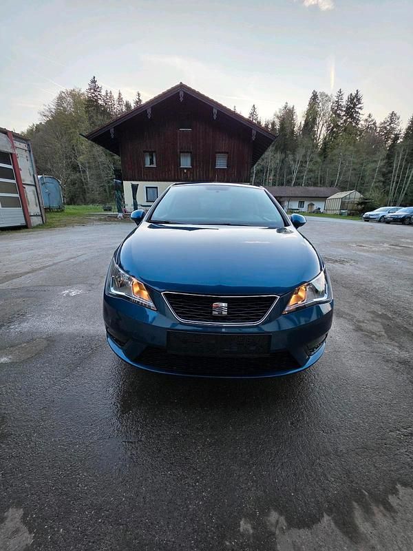 Usata VW Golf 105 CV (77 kW) 2012 Blu Coupé