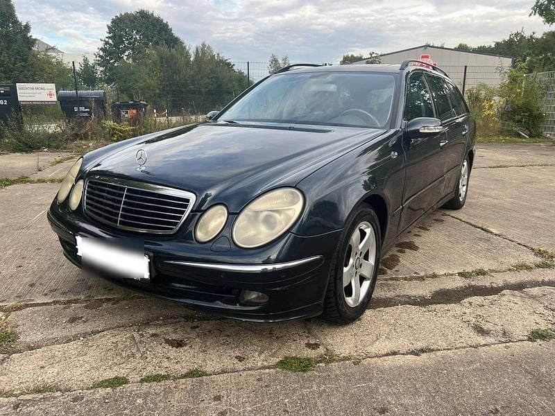 Blau Gebraucht 2004 Mercedes E320 Kombi | 2.699 € (Superpreis) - Bild 1/4