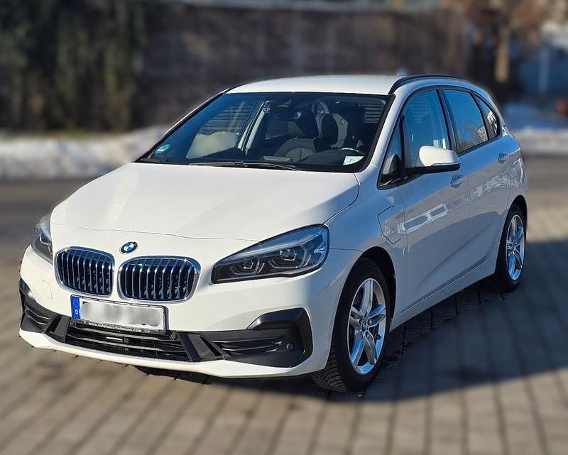 Weiß Gebraucht 2018 BMW 225 Active Tourer Advantage Van / Kleinbus | 14.500 € (Guter Preis) - Bild 1/4