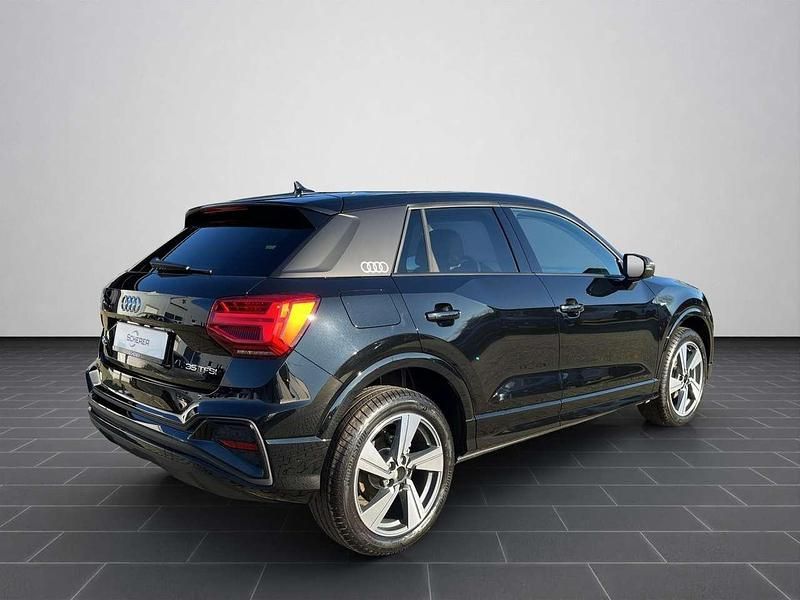Neu Audi Q2 S-Line 150 PS (110 kW) 2025 Mythosschwarz metallic SUV
