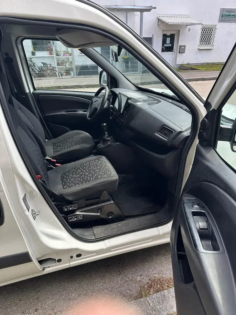 Gebraucht Opel Combo 95 PS (69 kW) 2017 Weiß Van / Kleinbus