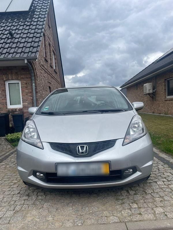 Gebraucht Honda Jazz S 90 PS (66 kW) 2010 Silber Kleinwagen
