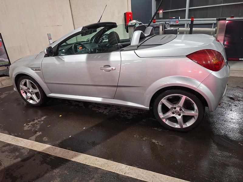 Gebraucht Opel Tigra 90 PS (66 kW) 2007 Grau Cabrio