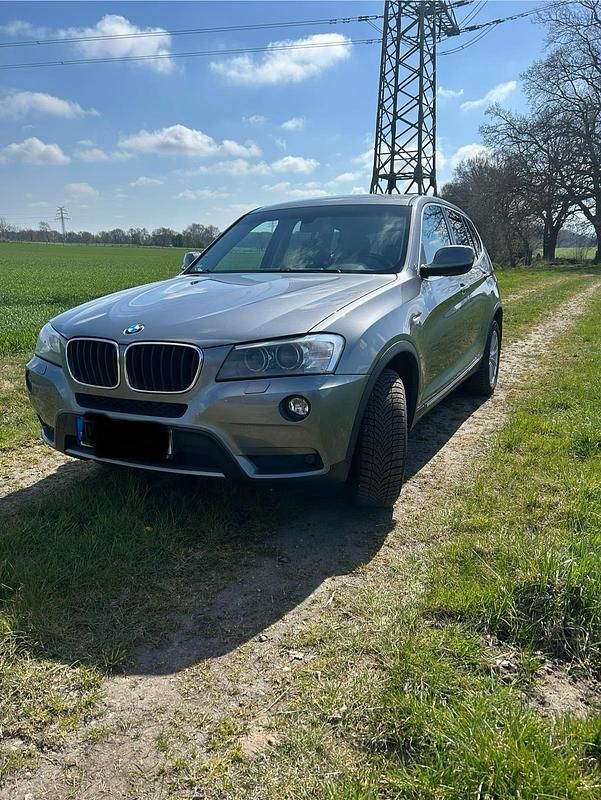 Grau Gebraucht 2013 BMW X3 Sport Line SUV | 11.000 € (Superpreis) - Bild 1/4