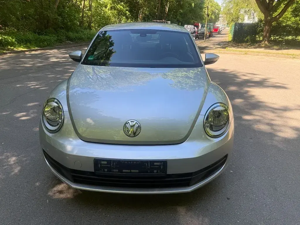 Second-hand VW Beetle Basis 105 CP (77 kW) 2012 Argintiu Hatchback