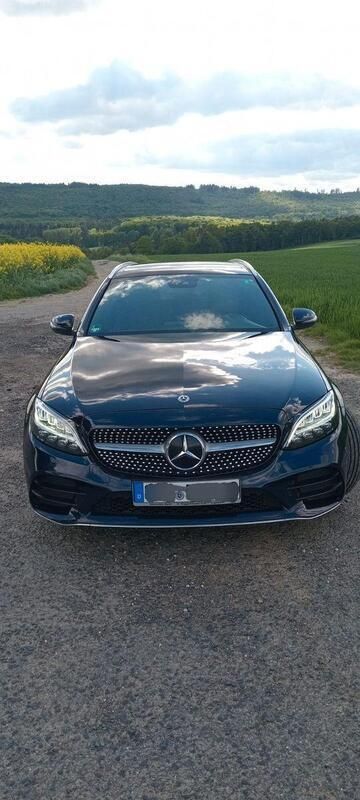 Blau Gebraucht 2019 Mercedes C220 AMG line Kombi | 18.900 € (Fairer Preis) - Bild 1/4