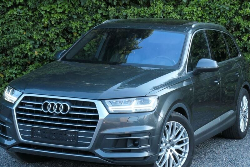 Grau Gebraucht 2017 Audi Q7 S-Line SUV | 25.950 € (Superpreis) - Bild 1/4