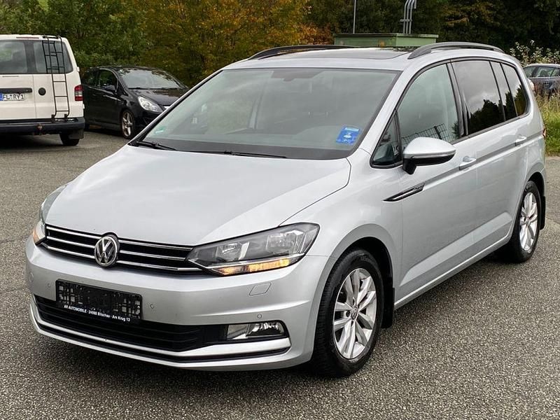 Silber Gebraucht 2016 VW Touran Comfortline Van / Kleinbus | 13.990 € (Fairer Preis) - Bild 1/4