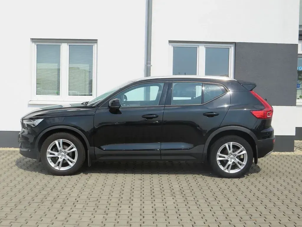 Gebraucht Volvo XC40 Momentum 150 PS (110 kW) 2020 Schwarz SUV
