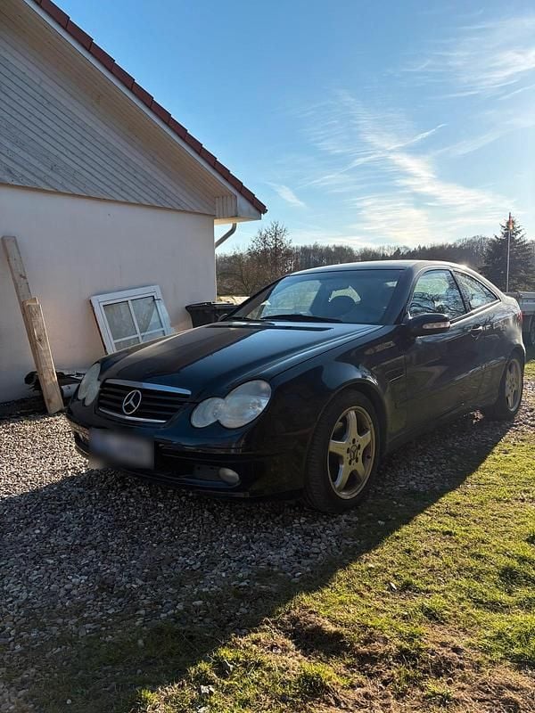 Gebraucht Mercedes C200 163 PS (119 kW) 2003 Schwarz Coupé