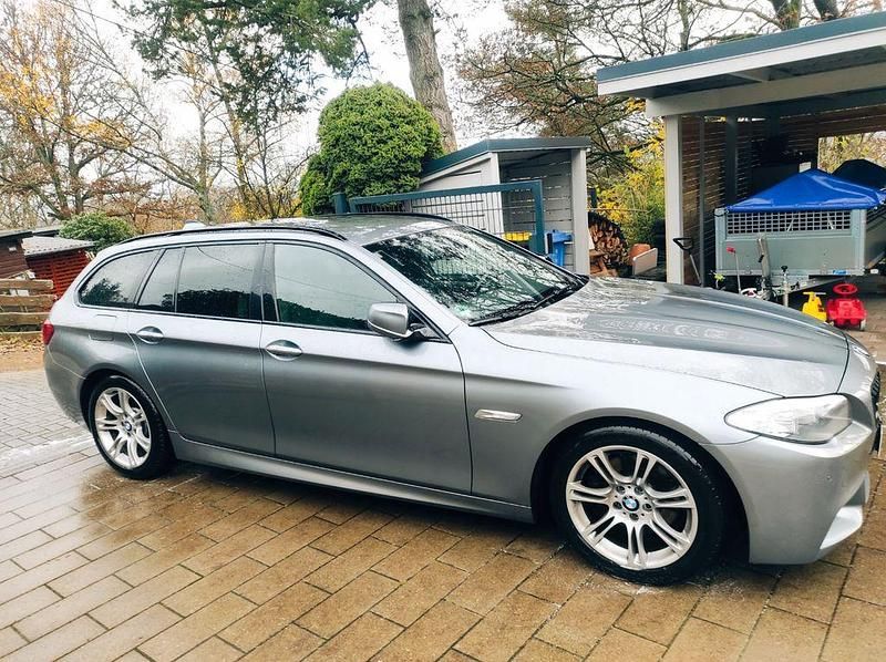 Grau Gebraucht 2013 BMW 520 M Sport Kombi | 9.900 € (Fairer Preis) - Bild 1/4