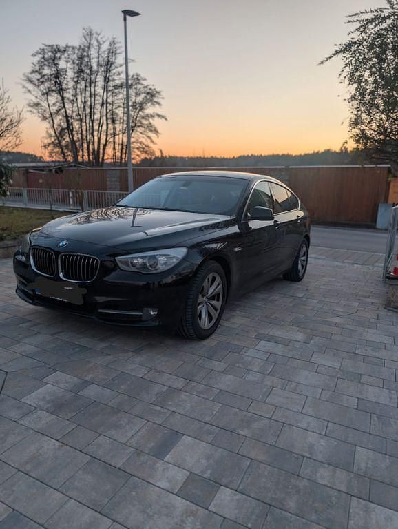 Schwarz Gebraucht 2010 BMW 530 Gran Turismo Limousine | 10.800 € (Fairer Preis) - Bild 1/4
