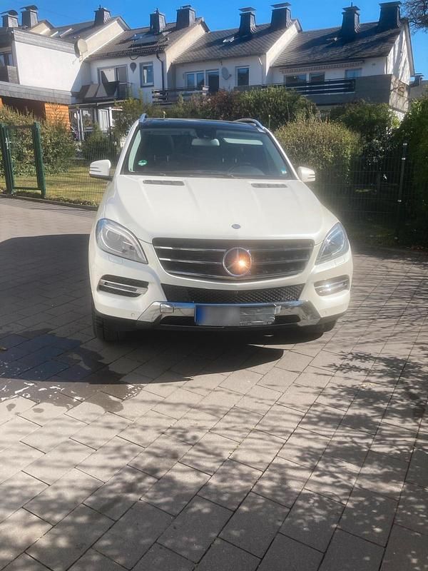 Gebraucht Mercedes ML350 258 PS (189 kW) 2014 Weiß SUV