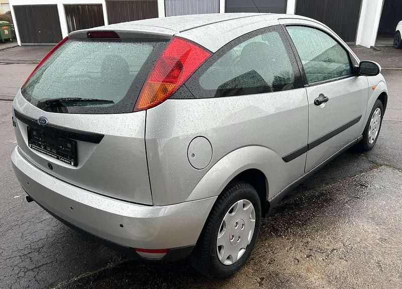 Gebraucht Ford Focus 101 PS (74 kW) 2001 Silber Limousine
