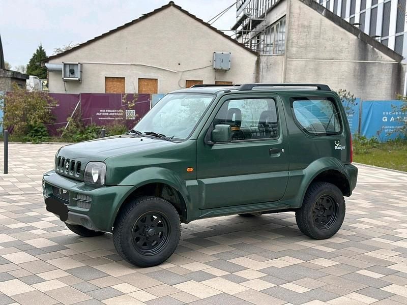 Usado Suzuki Jimny 86 HP (63 kW) 2009 Verde SUV