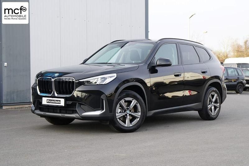 Schwarz Gebraucht 2025 BMW X1 Advantage SUV | 35.890 € (Fairer Preis) - Bild 1/4