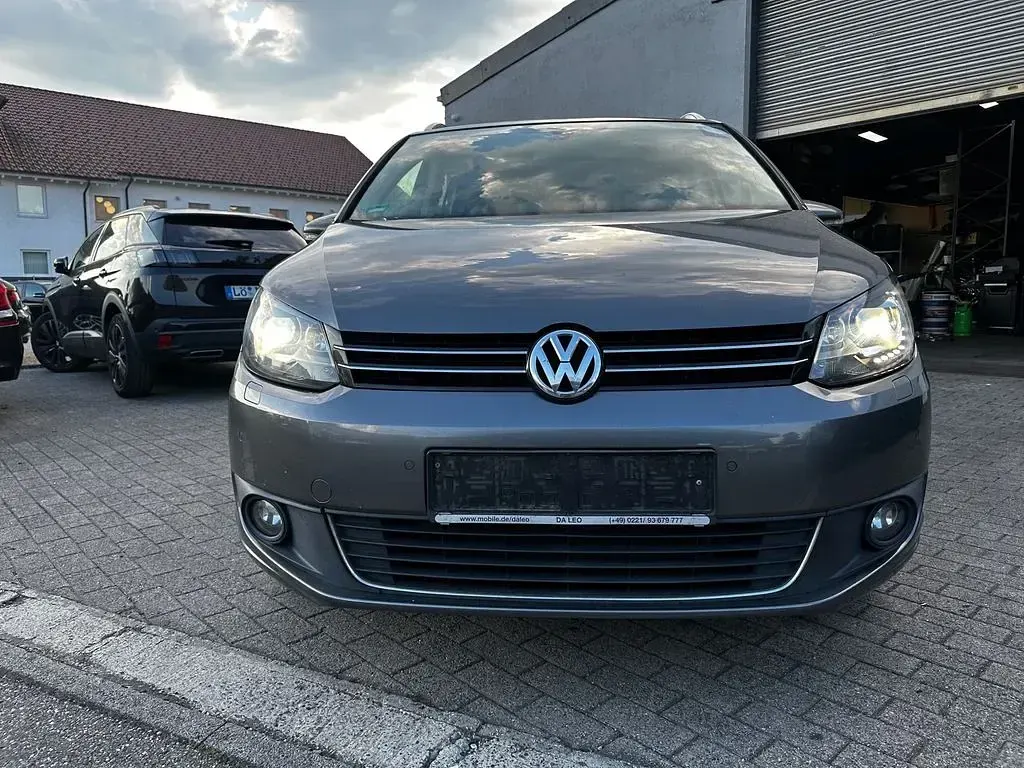 Gebraucht VW Touran Life 150 PS (110 kW) 2013 Grau Van / Kleinbus