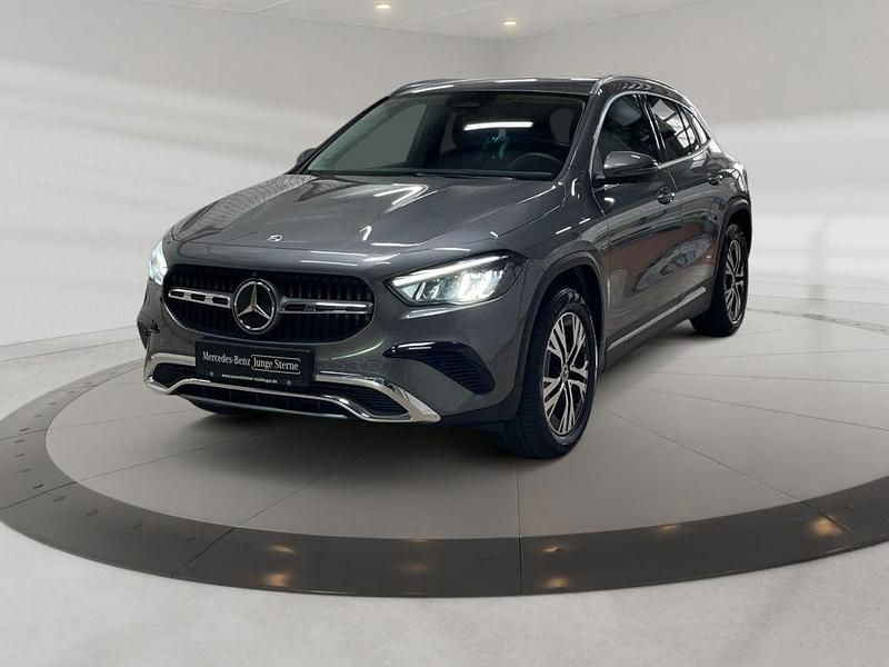 Gebraucht Mercedes GLA220 Progressive 190 PS (139 kW) 2024 Mountaingrau metallic SUV