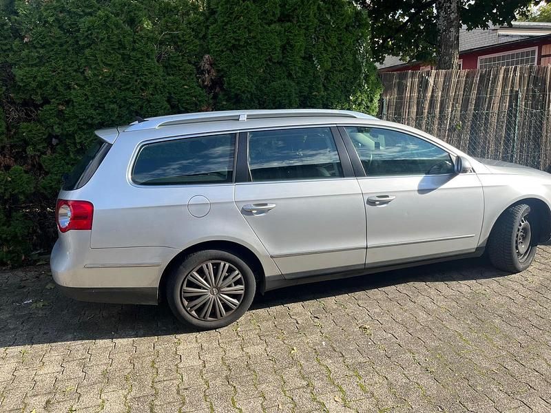 Silber Gebraucht 2007 VW Passat Kombi | 1.100 € (Superpreis) - Bild 1/4