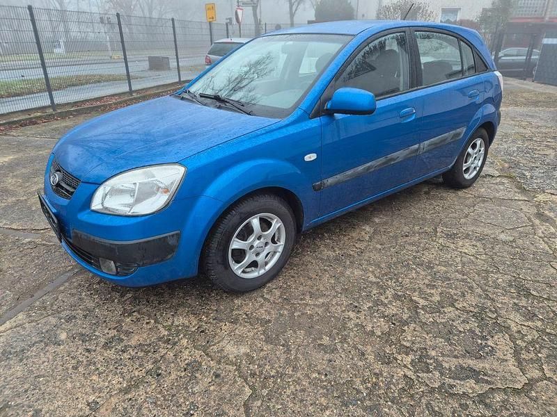 Blau Gebraucht 2007 Kia Rio Limousine | 1.999 € (Fairer Preis) - Bild 1/4