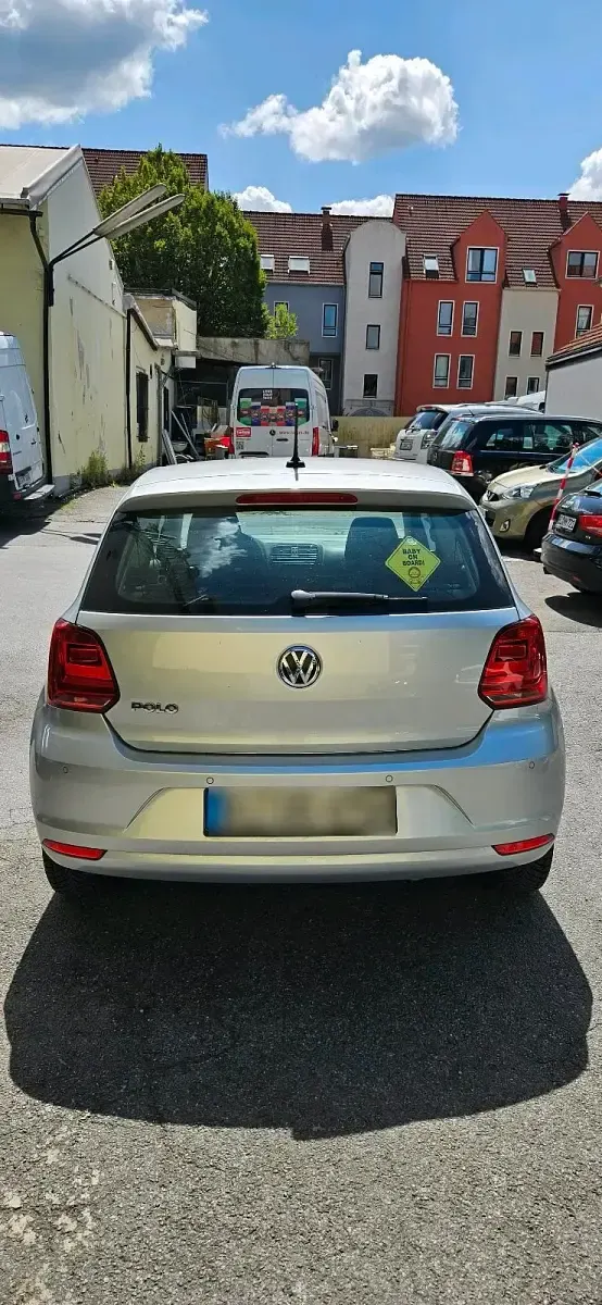 Gebraucht VW Polo 60 PS (44 kW) 2016 Silber Kleinwagen