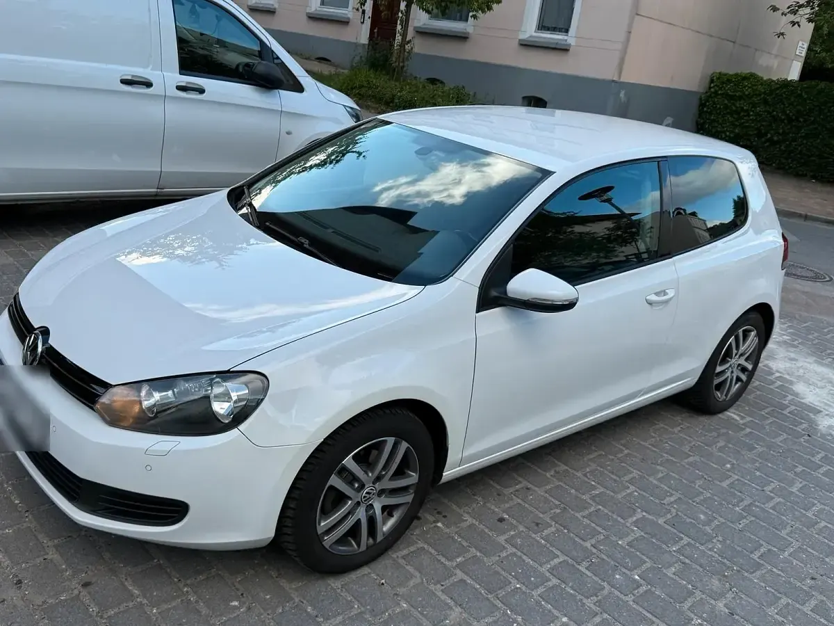 Gebraucht VW Golf VI 80 PS (58 kW) 2009 Weiß Kleinwagen