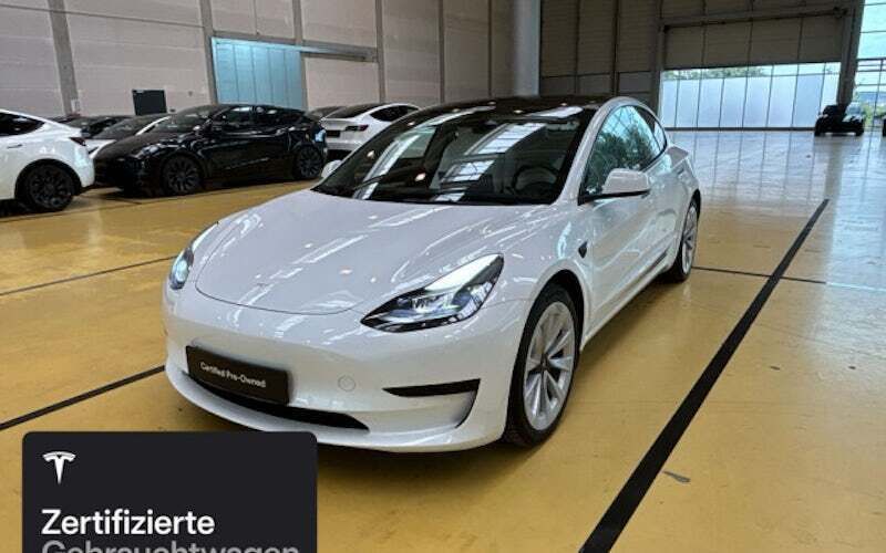 Weiß Gebraucht 2021 Tesla Model 3 Limousine | 27.600 € (Fairer Preis) - Bild 1/4