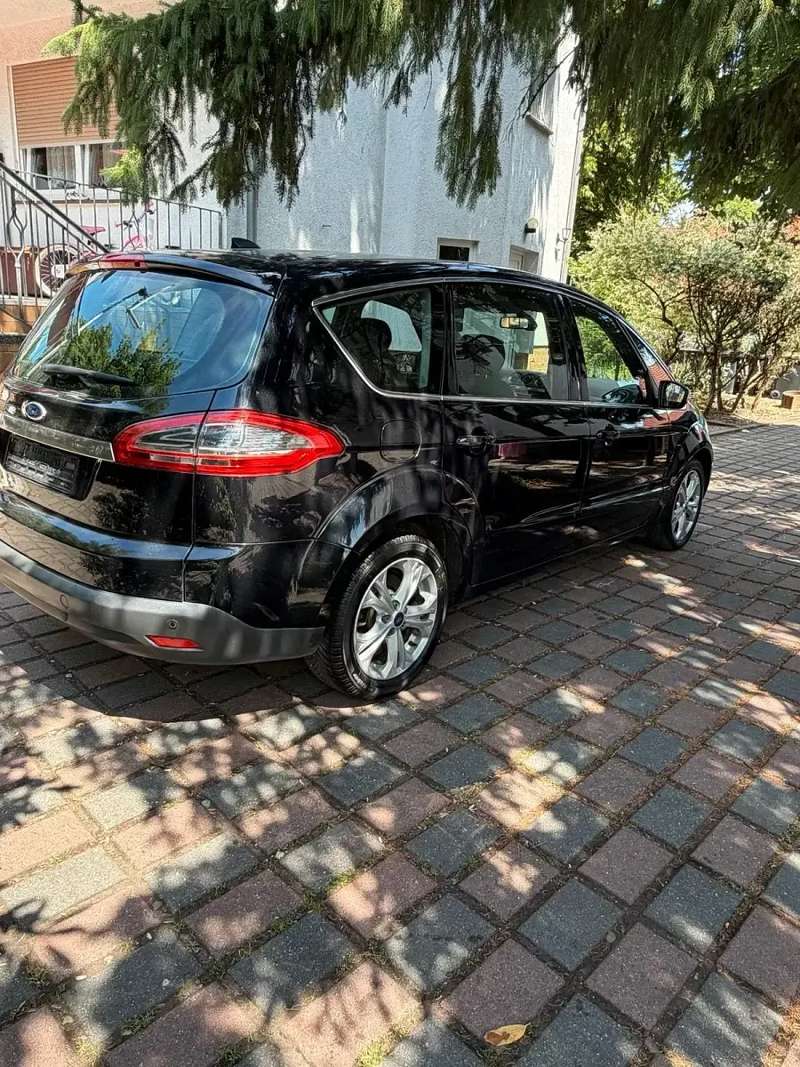 Gebraucht Ford S-MAX S 140 PS (102 kW) 2013 Schwarz Van / Kleinbus