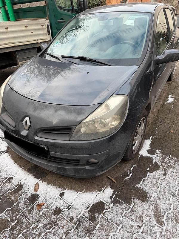 Gebraucht Renault Clio II 111 PS (81 kW) 2007 Grau Limousine