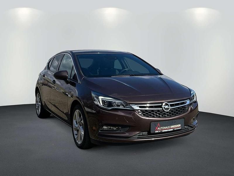 Gebraucht Opel Astra Dynamic 125 PS (91 kW) 2019 Kokosnussbraun Limousine