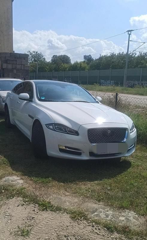 Weiß Gebraucht 2018 Jaguar XJ Limousine | 26.500 € - Bild 1/4