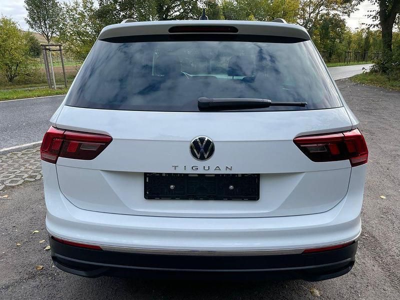 Gebraucht VW Tiguan Life 150 PS (110 kW) 2020 Weiß SUV