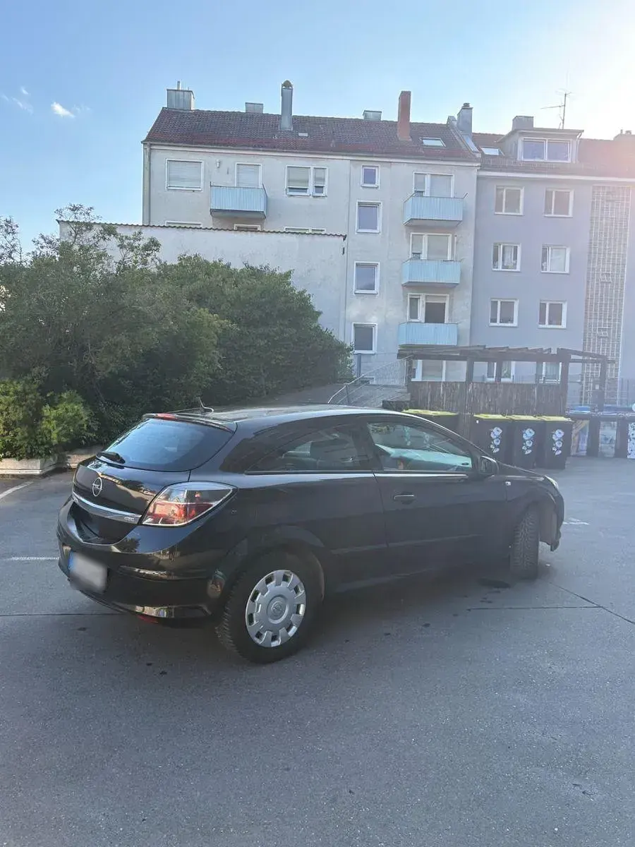 Gebraucht Opel Astra GTC Sport 110 PS (80 kW) 2007 Schwarz Limousine