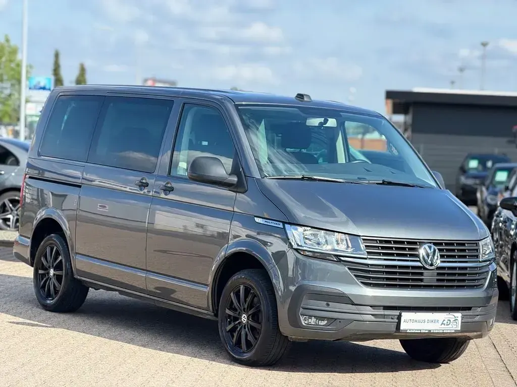 Gebraucht VW Multivan Family 150 PS (110 kW) 2020 Indiumgrau Van / Kleinbus